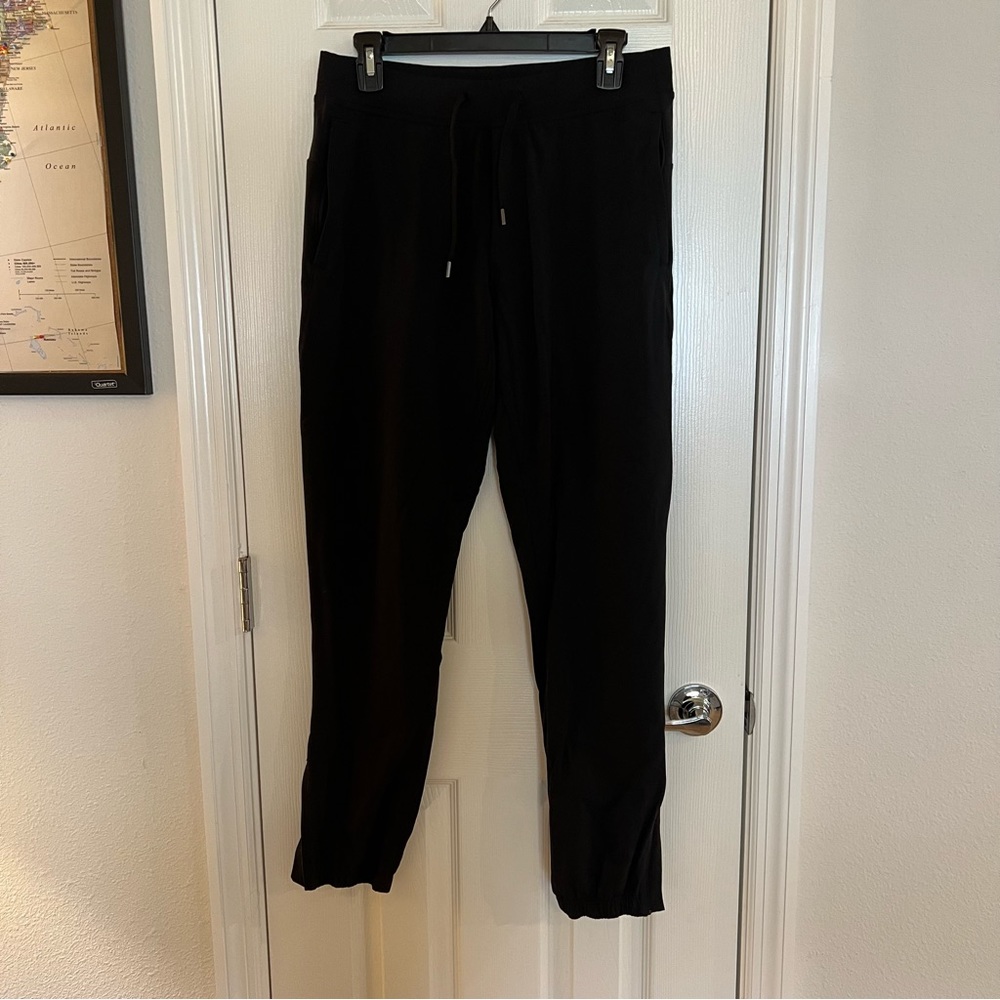 UNRL Joggers